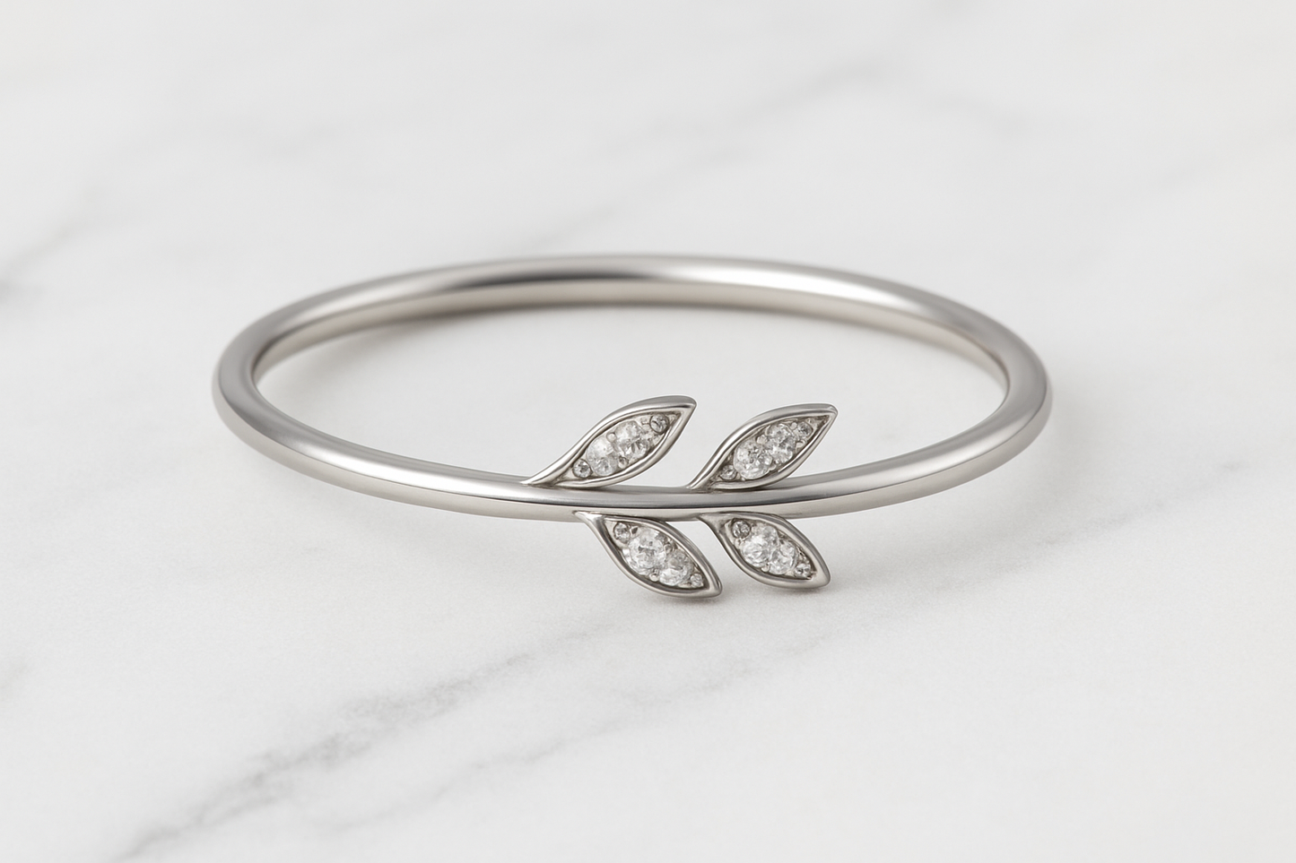 RIANNE Leaf Bangle