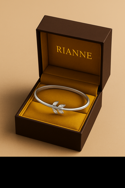RIANNE Leaf Bangle