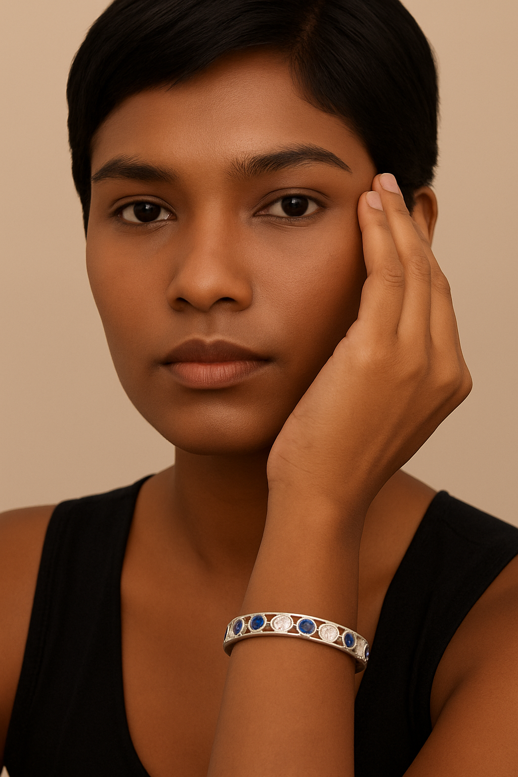 RIANNE Sapphire Moissanite Classic Bangle